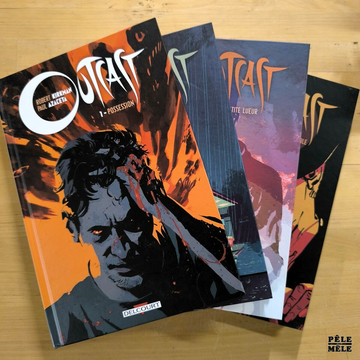 Pack Robert Kirkman / Paul Azaceta "Outcast, Tomes 1 à 4" (DELCOURT) / 4 livres